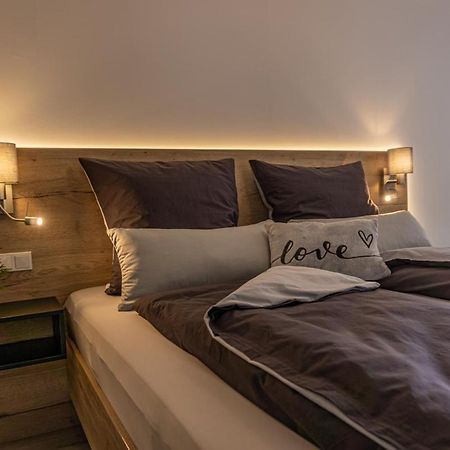 Ferienwohnung Dorfbrunnen Merzig Esterno foto