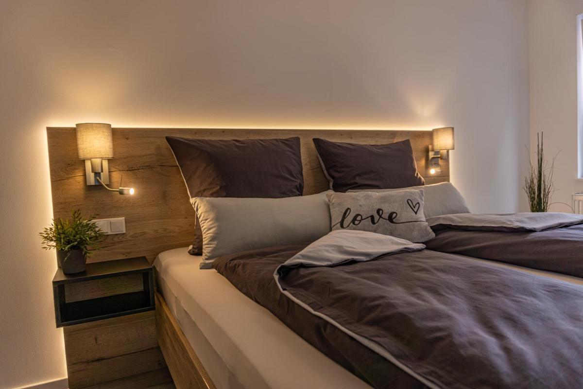 Ferienwohnung Dorfbrunnen Merzig Esterno foto