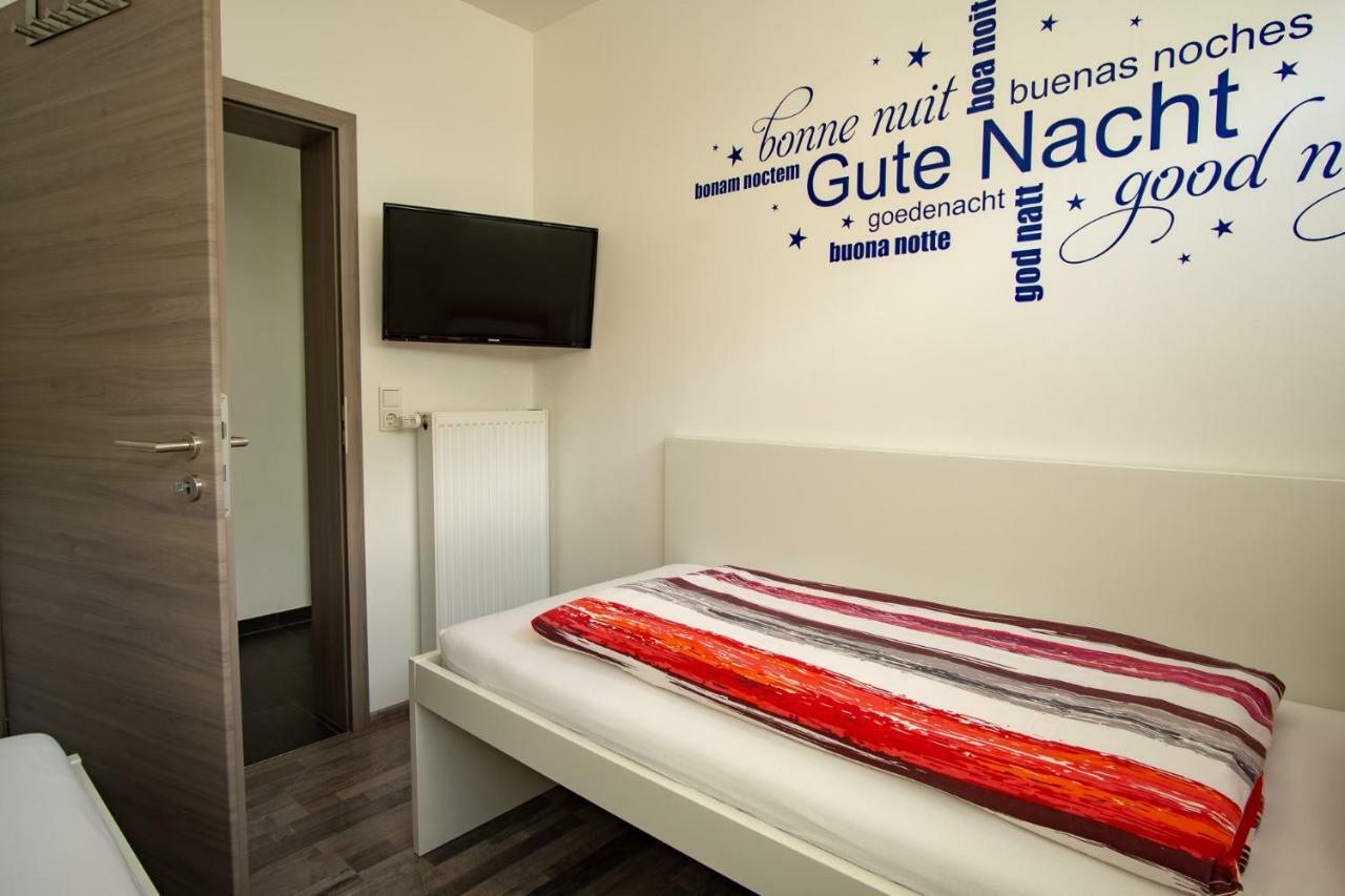 Ferienwohnung Dorfbrunnen Merzig Esterno foto